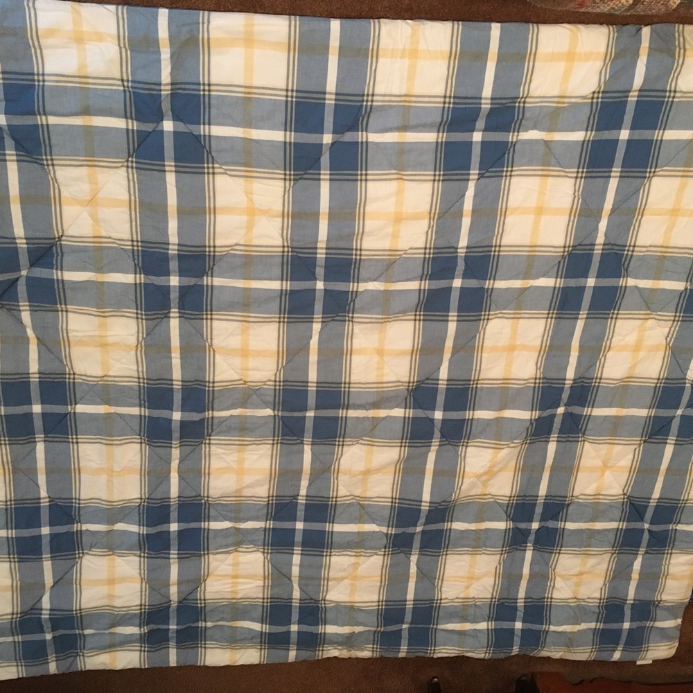 Have 2 LauraAshley Reversible Twin Comforters ea80”L,69”W. This is for 1 (one)! - Picture 4 of 5